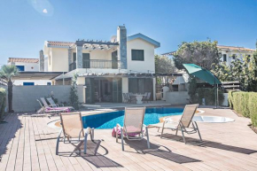 Villa Cavo Maris Luxury 3BDR Villa with Private Pool walking distance to the beach